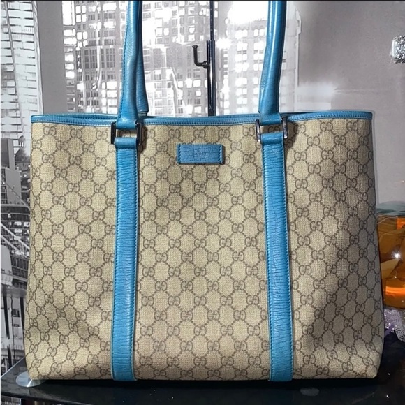 Authentic Gucci GG Shoulder Bag - Picture 4 of 17